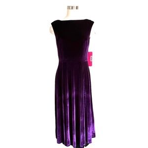 Betsey Johnson Women’s Velvet Fit and Flare Dress Plum Size 6 (NOT WITH TAGS)